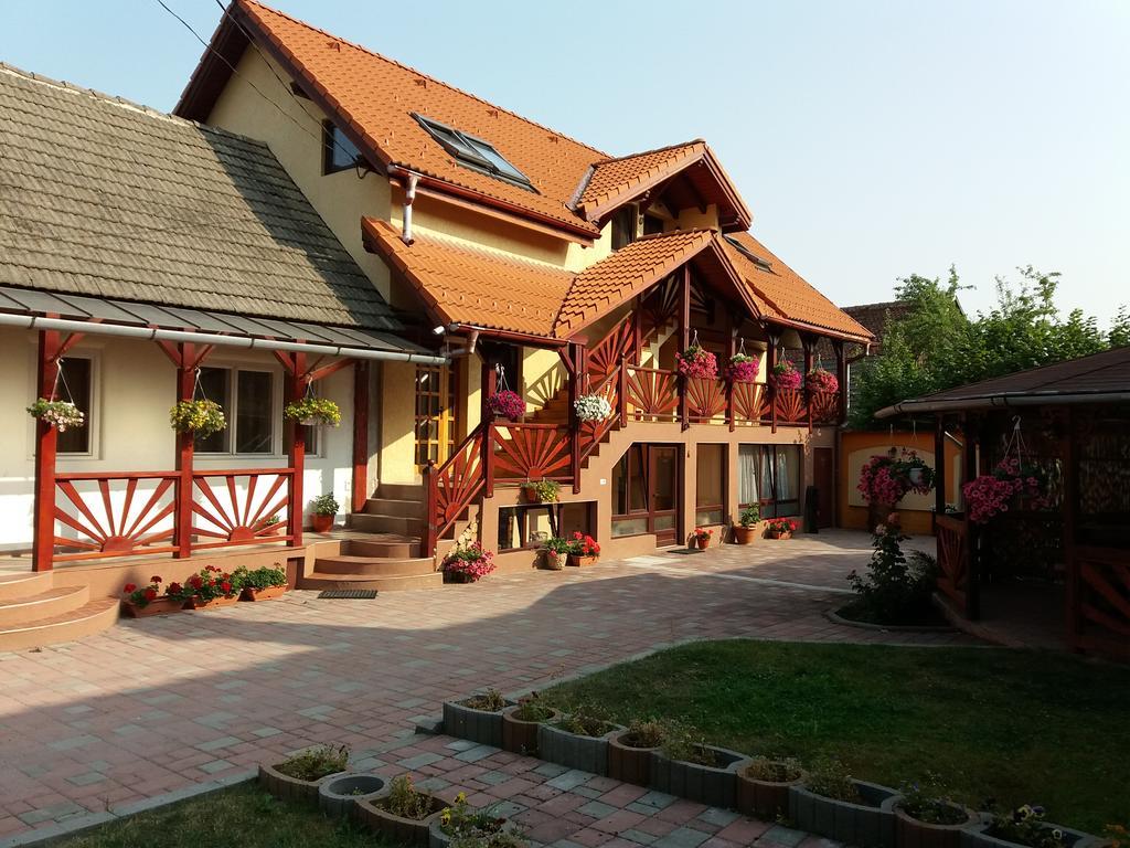 Hotel Casa Lenke Săcele Exteriér fotografie